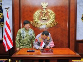 Kapolri Bersama Menko Polkam dan Pimpinan Lembaga Negara Perkuat Kebersamaan di Mabes TNI AL