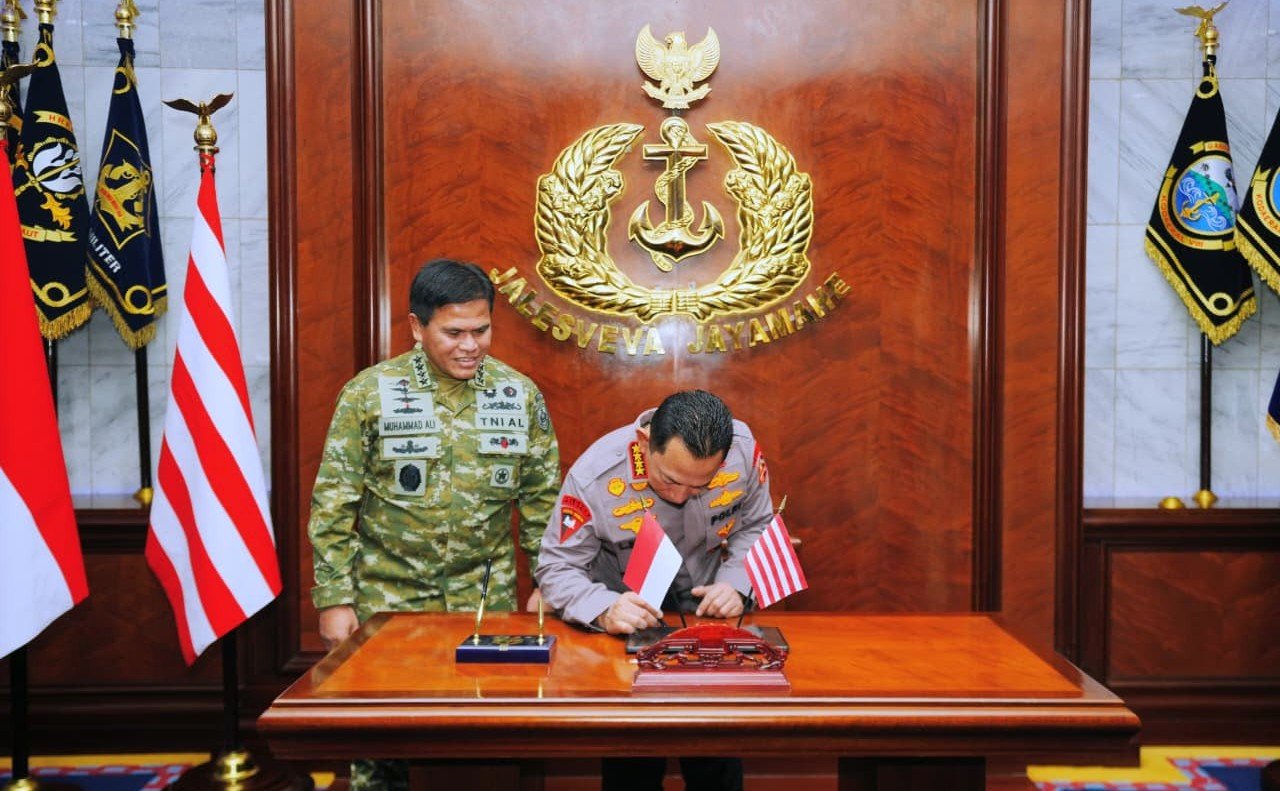 Kapolri Bersama Menko Polkam dan Pimpinan Lembaga Negara Perkuat Kebersamaan di Mabes TNI AL