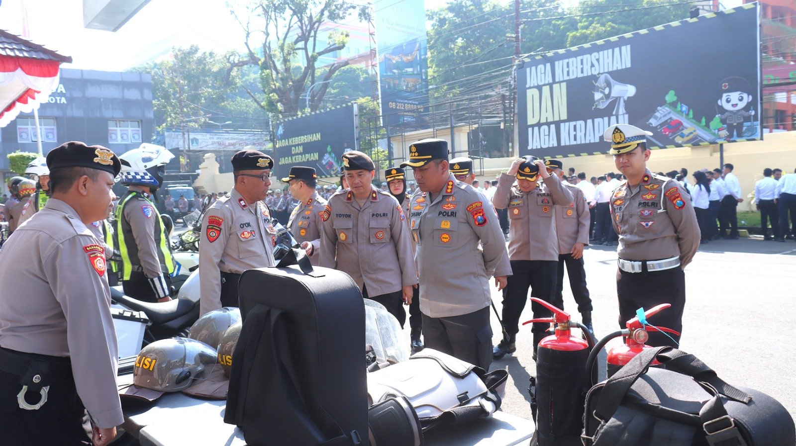 Sambut Hari Jadi ke-78, Polwan Polres Ngawi Edukasi Santri Cegah Kenakalan Remaja