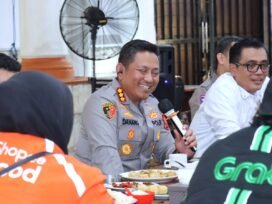 Kapolresta Malang Kota Silaturahmi dengan Komunitas Ojol, Bahas Solusi Permasalahan Driver Hingga Siapkan Doa Bersama