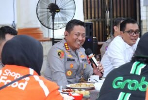 Kapolresta Malang Kota Silaturahmi dengan Komunitas Ojol, Bahas Solusi Permasalahan Driver Hingga Siapkan Doa Bersama