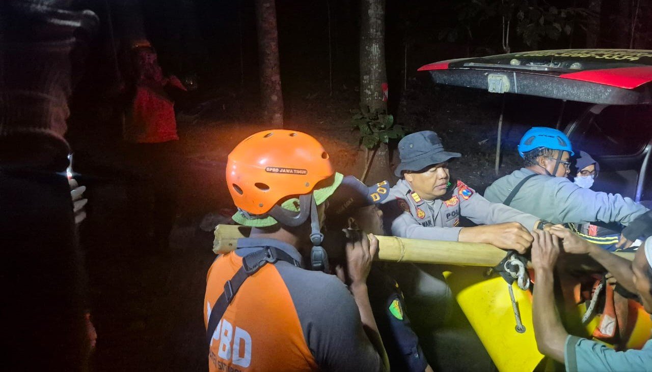 Operasi Kemanusiaan Polres Bondowoso Berhasil Evakuasi Dua Jenazah di Gunung Piramid